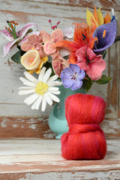 Flower Roving: Bleeding Heart 1 oz