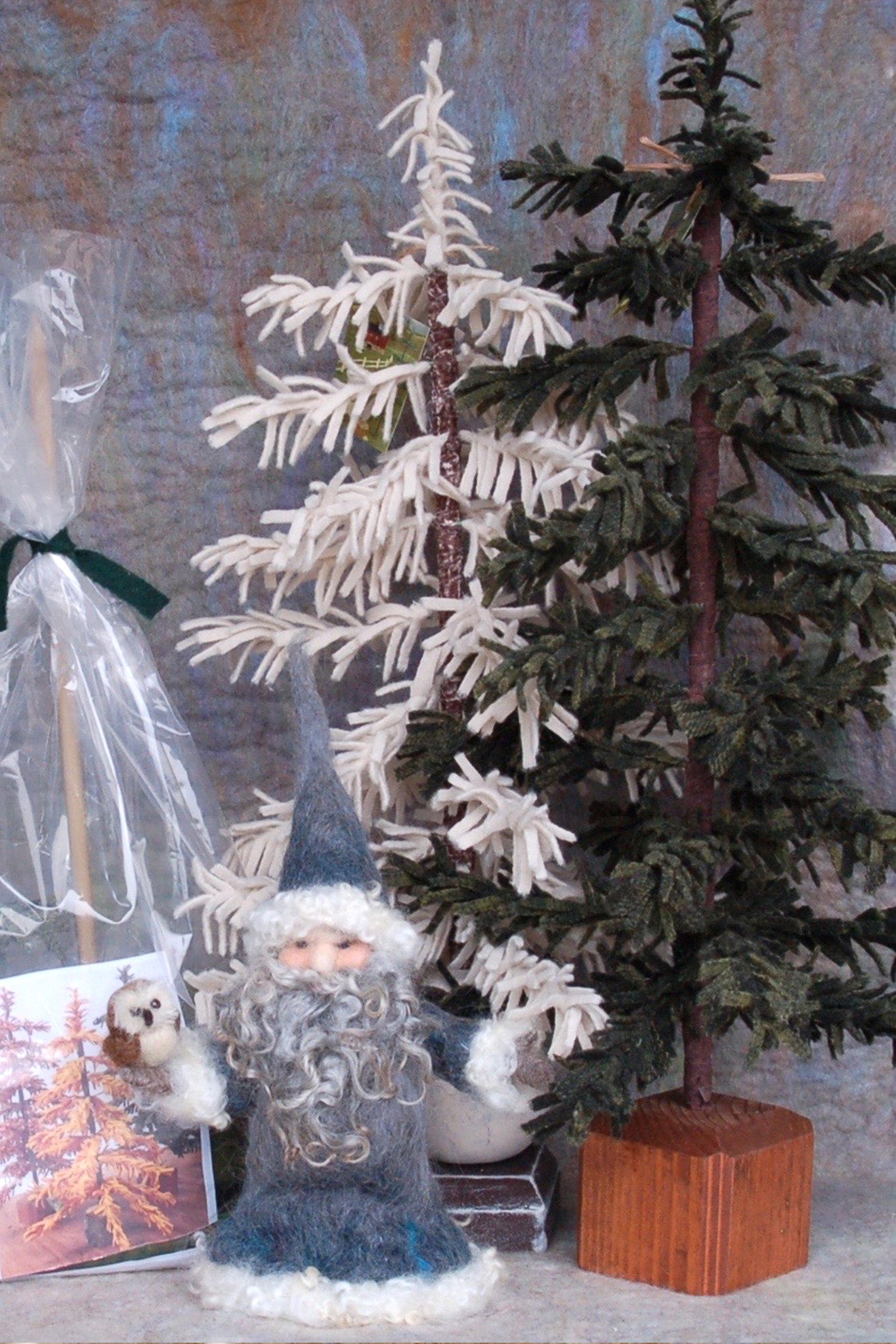 Wooly Pine Tree Kit - MEDIUM/DARK GREEN